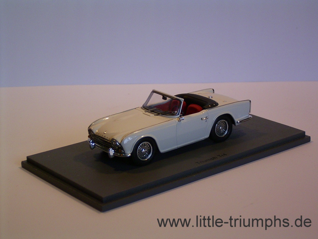 Triumph TR 4